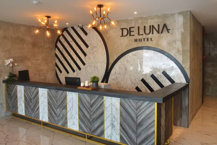 De Luna Hotel — recepcion & lobby
