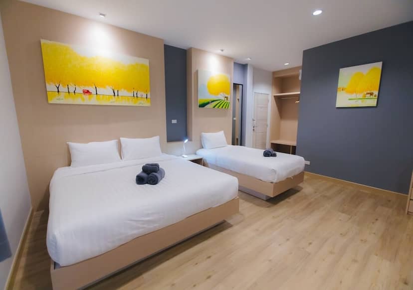 Bloom Guesthouse — hotel room