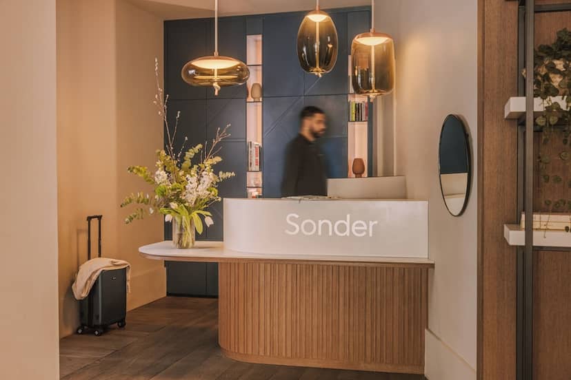 Ikonik Jean Medecin — recepcion & lobby