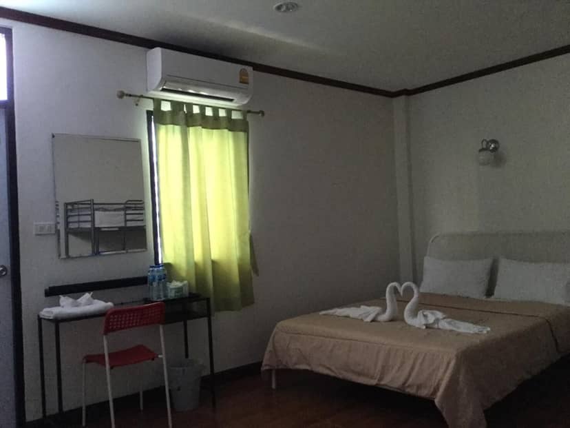 Pro Chill Krabi Guesthouse — hotel room