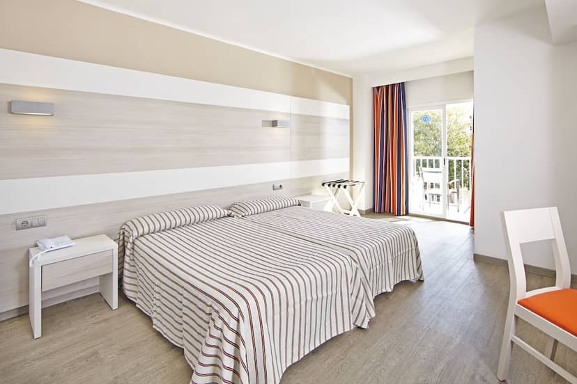 AHOI! Urban Beach Hotel — hotel room