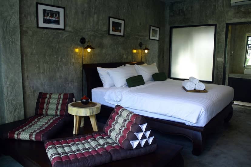 Arun Rawee — hotel room