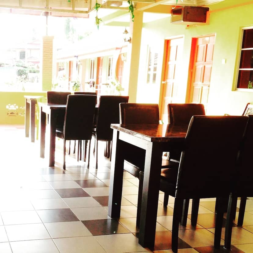 Sweet Inn — dining