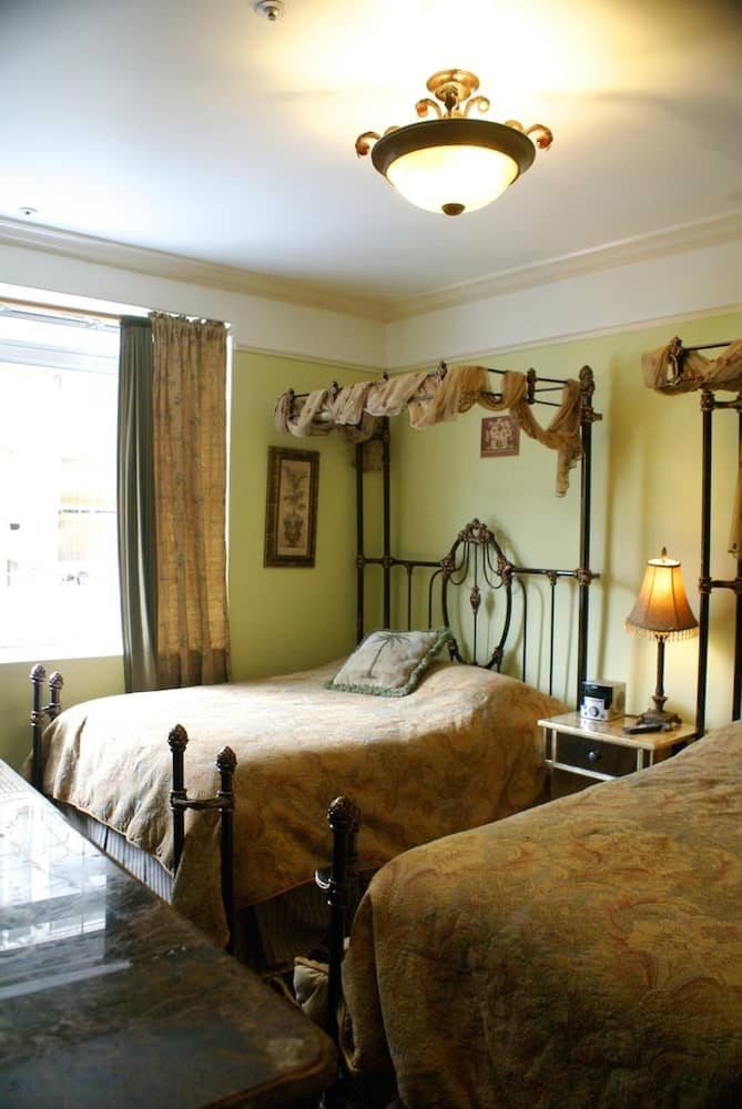 Fitzgerald Hotel