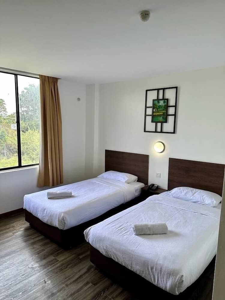 Baron Hotel — hotel room