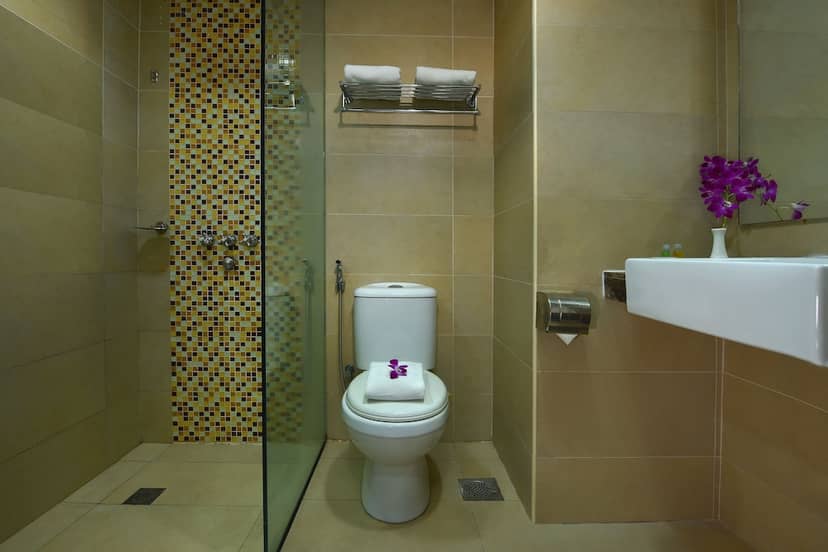 Bella Vista Waterfront Resort — bathroom