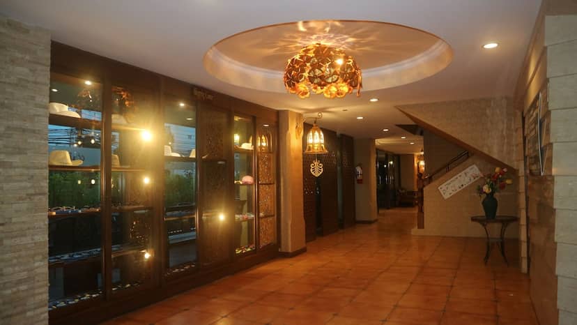 Aiyaree Place Hotel