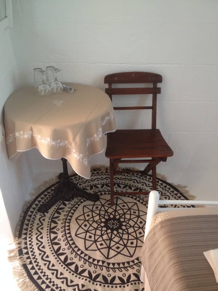 Auberge 32 | Old Town — hotel room