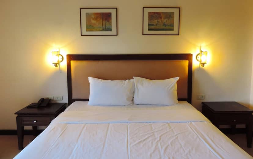 Naris Art Hotel — hotel room