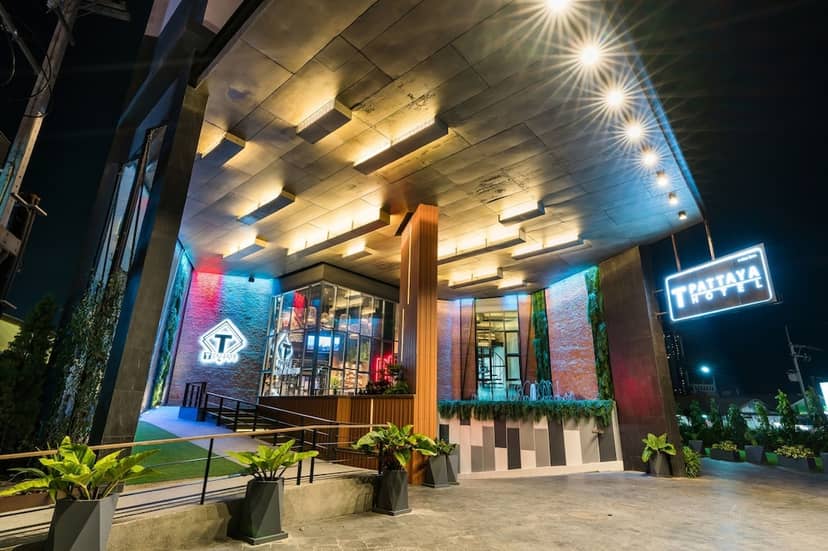 SureStay Plus by Best Western T Pattaya — building