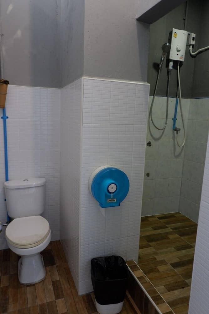 Leisure Hostel