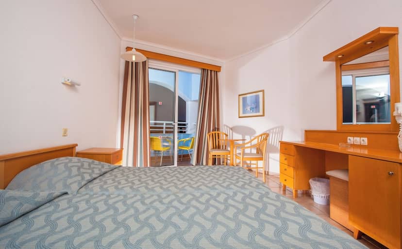 Continental Palace — hotel room