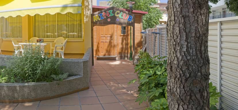 Hotel GHT Oasis Tossa & Spa