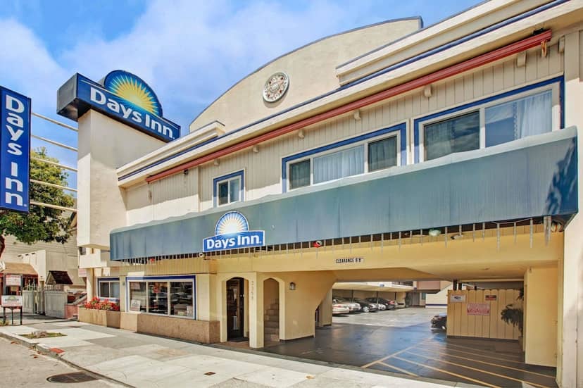 Days Inn by Wyndham San Francisco - Lombard — building