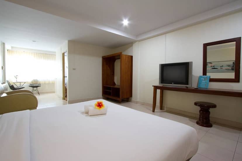Sawasdee Place Hotel — hotel room