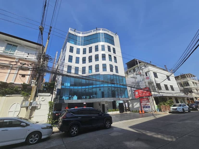 Area Place Hotel — building