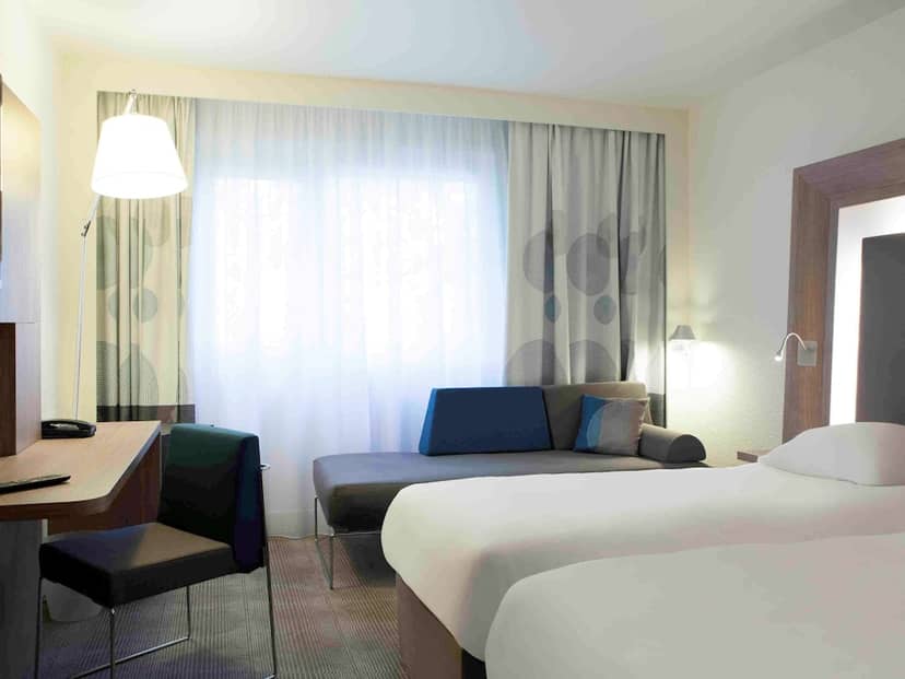 Novotel Abu Dhabi Gate — hotel room