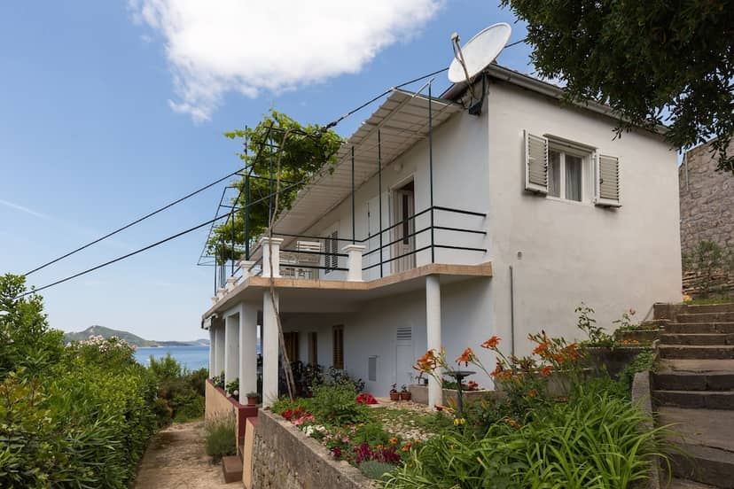 Apartments Miskovic — building