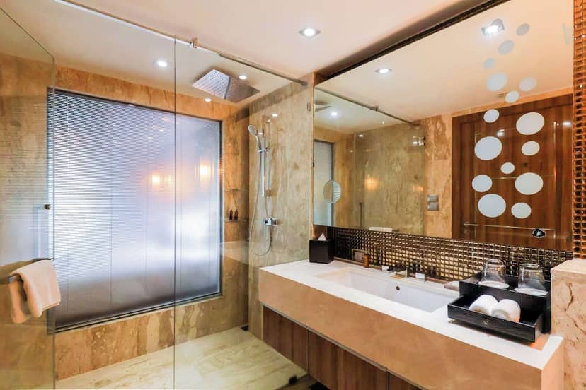 The Sanctuary Resort Pattaya, BW Signature Collection — bathroom